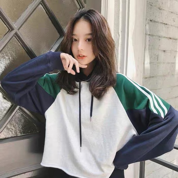 Crop top Hoodie - Picture 1 of 4